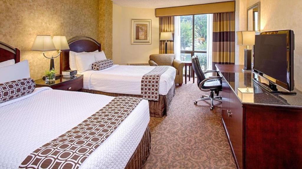 Radisson Hotel Austin - University Bagian luar foto
