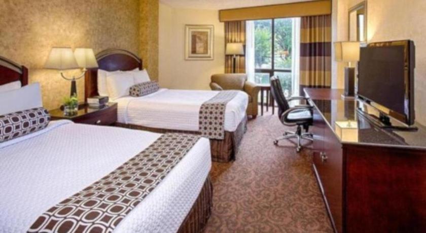 Radisson Hotel Austin - University Bagian luar foto