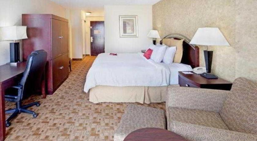 Radisson Hotel Austin - University Bagian luar foto