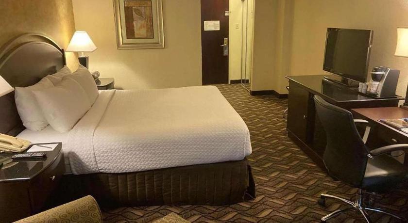Radisson Hotel Austin - University Bagian luar foto