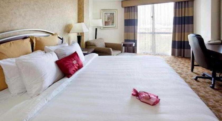 Radisson Hotel Austin - University Bagian luar foto
